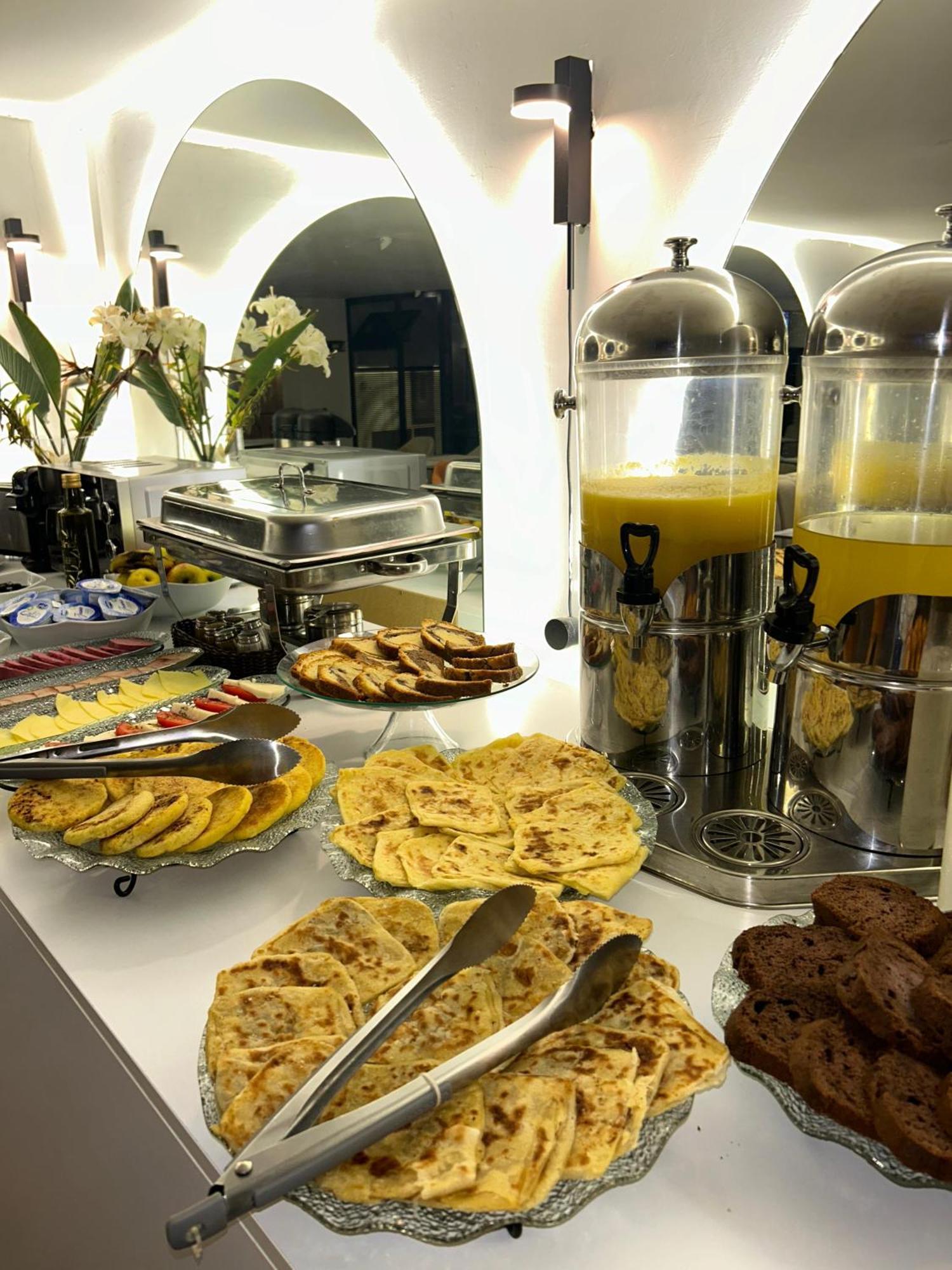 Le M Hotel Rabat Bagian luar foto
